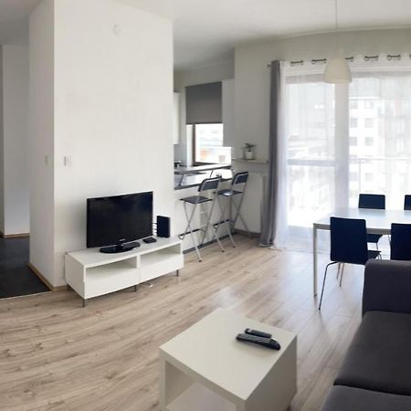Apartament Obrzezna Airport Daire Varşova Dış mekan fotoğraf